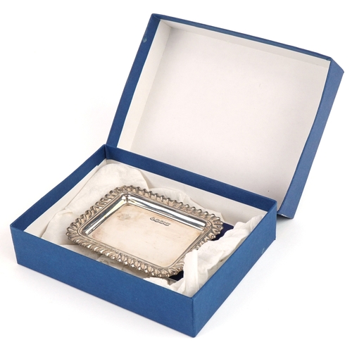3727 - Carrs, a silver pin dish, Sheffield 1996, 9cm wide, 28.4g, with box.