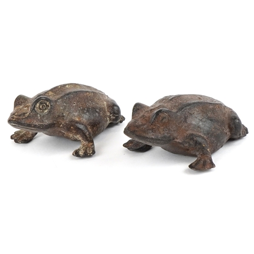 1467 - Two spelter figures of frogs, each 8cm in length.