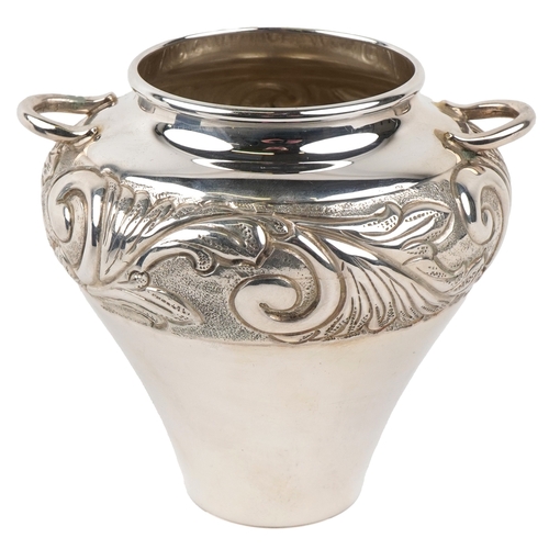 3721 - A Kappa Gallery Greek silver vase with embossed decoration, 10cm high, 159.0g.