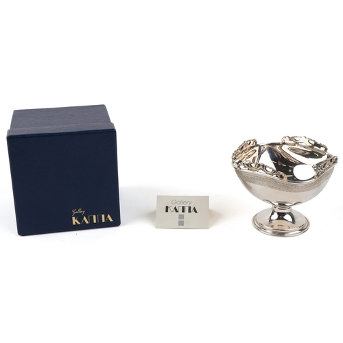 3719 - A Kappa Gallery Greek silver footed sweetmeat dish with pierced decoration, 8.5cm high, 108.8g, with... 