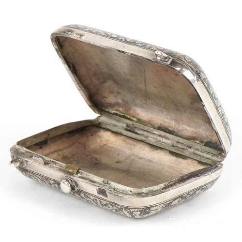 3596 - A Russian silver niello work box decorated with a three horse drawn troika, standard 84, 6.4cm wide,... 