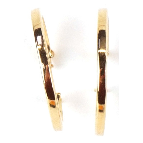 3231 - A pair of as new 9ct gold hoop earrings retailed by Goldsmiths, with box, 2.4cm in diameter, total 1... 