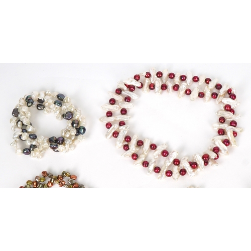 3557 - A large collection of freshwater pearl necklaces and bracelets in various colours including Honora C... 