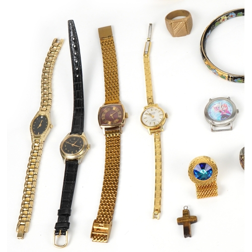 3559 - Vintage and later costume jewellery including a cloisonné bangle, jewelled rings and ladies wristwat... 
