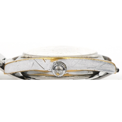 3528 - Jowissa, a vintage gentlemen's manual wind wristwatch with date aperture, the dial 29mm in diameter.