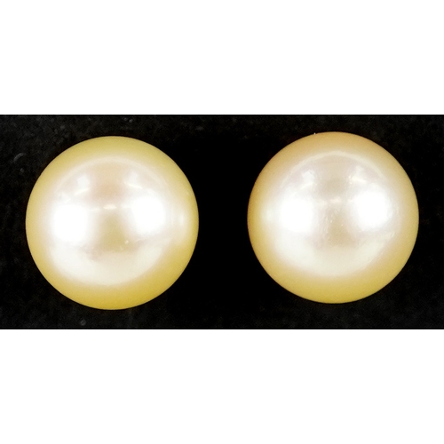 3314 - A pair of 9ct gold cultured pearl earrings, 8.0mm in diameter, total 1.8g.