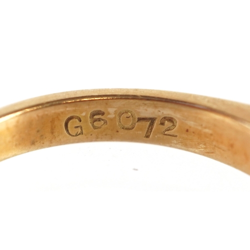 3201 - An 18ct gold diamond and blue spinel half eternity ring, size K, 2.8g.