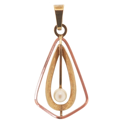 3262 - A 9ct gold simulated pearl pendant, 2.7cm high, 1.8g.