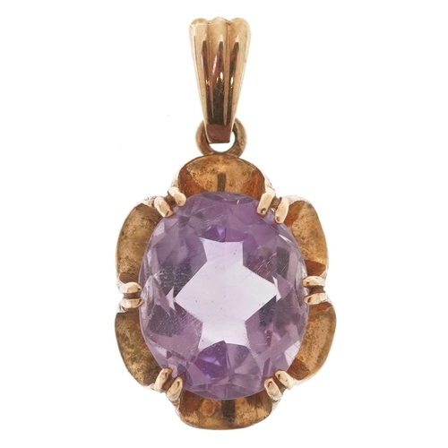 3274 - A 9ct gold amethyst pendant, 2.3cm high, 2.5g.