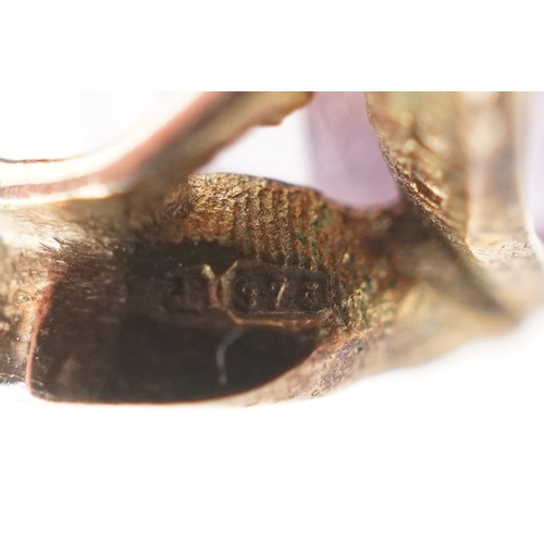 3274 - A 9ct gold amethyst pendant, 2.3cm high, 2.5g.