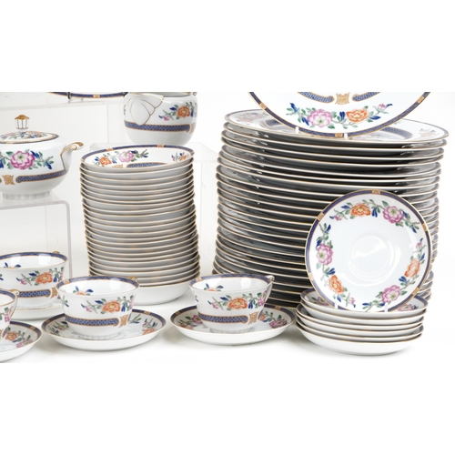 675 - An extensive Narumi Japanese dinner/tea service including fruit bowl, dinner plates, meat platters a... 