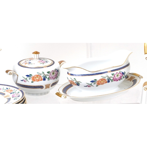 675 - An extensive Narumi Japanese dinner/tea service including fruit bowl, dinner plates, meat platters a... 