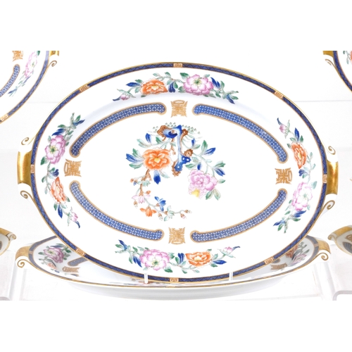 675 - An extensive Narumi Japanese dinner/tea service including fruit bowl, dinner plates, meat platters a... 