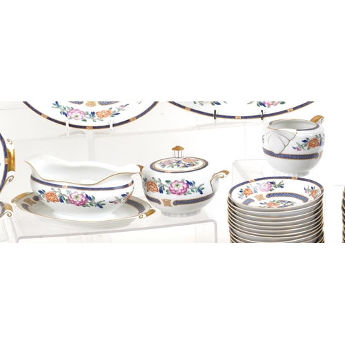 675 - An extensive Narumi Japanese dinner/tea service including fruit bowl, dinner plates, meat platters a... 