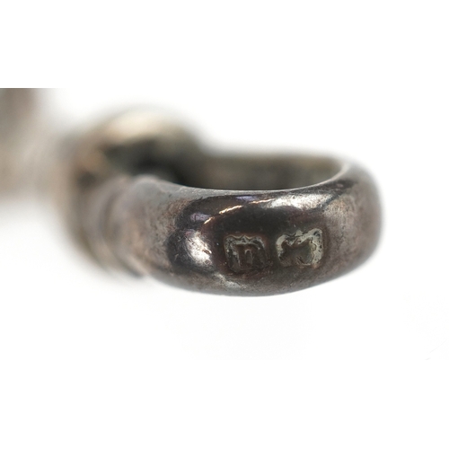 3406 - A graduated silver watch chain with T bar and dog clip clasps, 42cm in length, 59.0g.