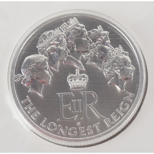 1136 - Three twenty pound .999 fine silver coins, two dated 2015 commemorating The Longest Reigning Monarch... 