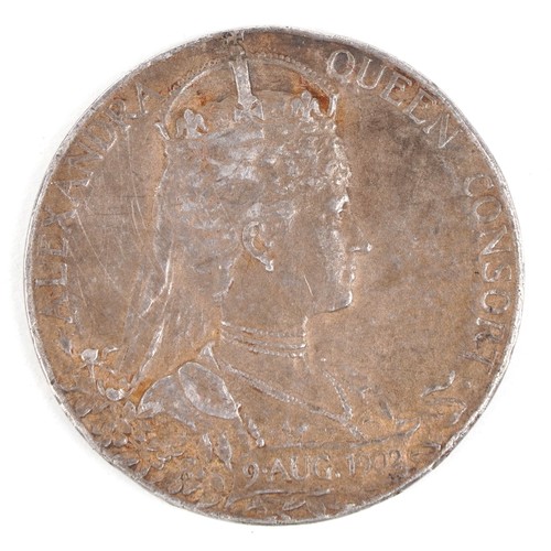 1112 - A King Edward VII & Queen Alexandra Coronation silver medal, 31mm in diameter, 12.8g.