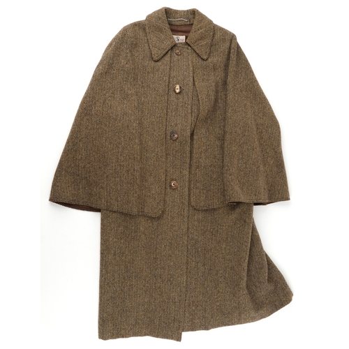 1039 - Wool clothing including a Scottish House cape coat, an Edinburgh Woollen Mill knitted jumper and gen... 