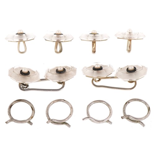 3124 - A set of 18ct white gold enamel and quartz gentlemen's dress studs and cufflinks, each set with a se... 