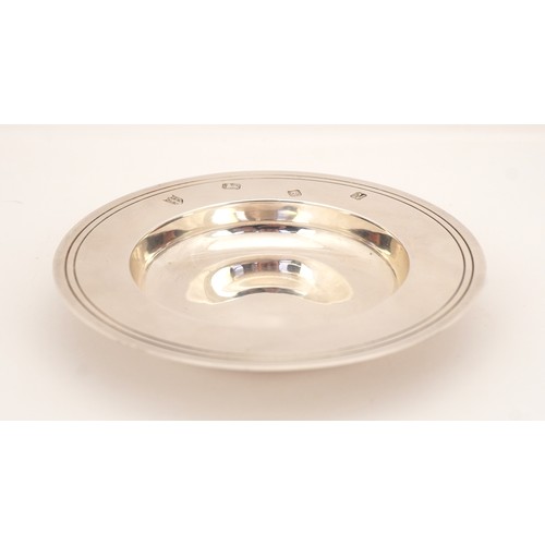 3607A - Tessiers Ltd, a circular silver Armada dish, London 1987, 9.5cm in diameter, 58.5g, with box