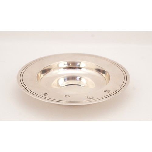 3607A - Tessiers Ltd, a circular silver Armada dish, London 1987, 9.5cm in diameter, 58.5g, with box
