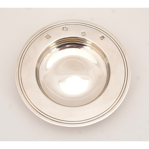 3607A - Tessiers Ltd, a circular silver Armada dish, London 1987, 9.5cm in diameter, 58.5g, with box
