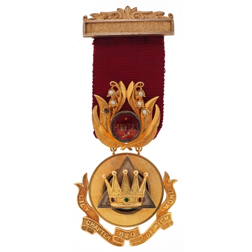611 - Of masonic interest, a Lily Chapter of Richmond 9ct gold medal presented to M.E. Comp. C L Owers in ... 