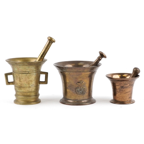  17th century and later bronze pestles and mortars, the largest pestle 20cm in length.