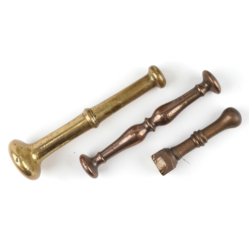  17th century and later bronze pestles and mortars, the largest pestle 20cm in length.