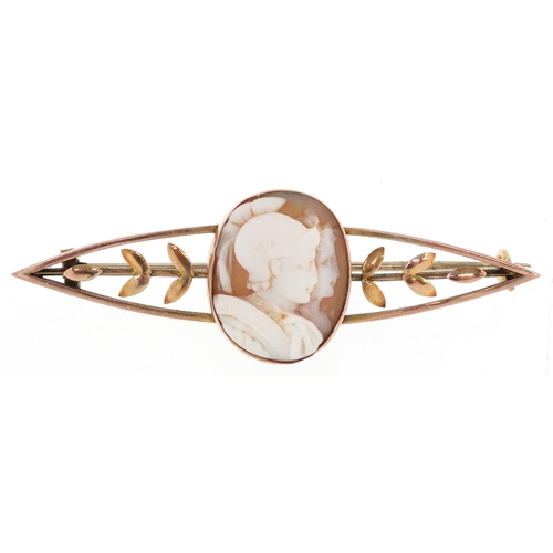  A 9ct gold cameo shell bar brooch carved with a gladiator, 6cm wide, 6.3g.