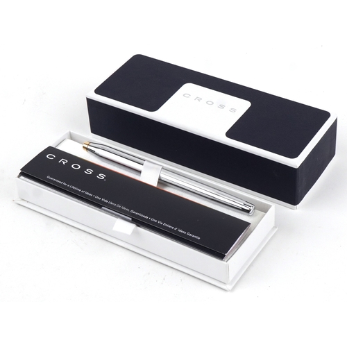 112 - An as new Cross fountain pen having an 18ct gold nib, with box.