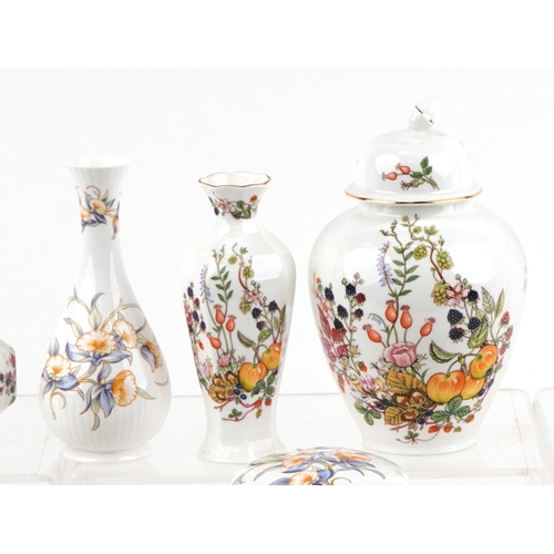 A collection of Aynsley china in various patterns including Somerset ...