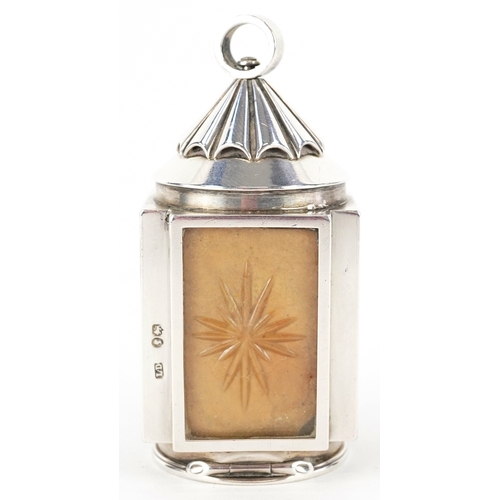  Louis Dee, Victorian silver vesta case in the form of a carriage lantern with starburst etched glass... 