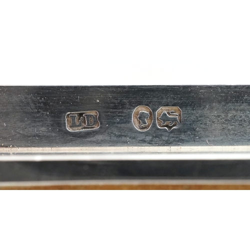  Louis Dee, Victorian silver vesta case in the form of a carriage lantern with starburst etched glass... 