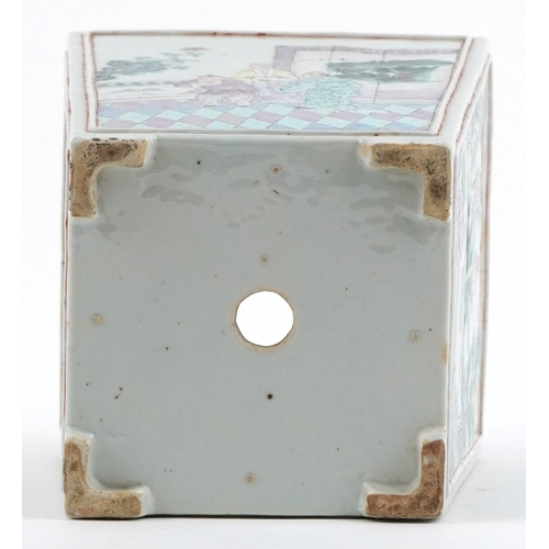  Chinese porcelain jardinière hand painted in the famille rose palette with courtyard scenes, 22cm hi... 