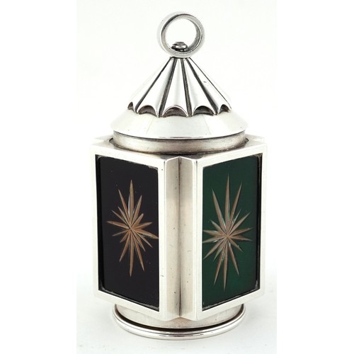  Louis Dee, Victorian silver vesta case in the form of a carriage lantern with starburst etched glass... 