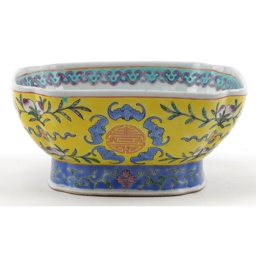 40 - Chinese porcelain footed bowl hand painted in the famille juan palette with bats and flowers, charac... 
