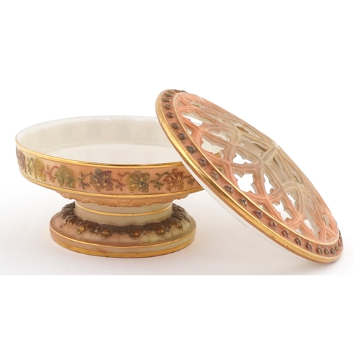 14 - Grainger & Co. 19th century Worcester porcelain pedestal rose bowl, 8cm high x 15cm in diameter.