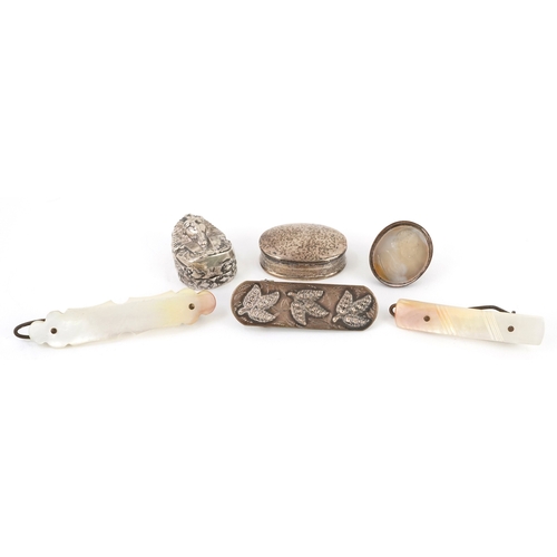 51 - Antique sundry items including an agate intaglio seal fob, a silver Tutankhamun pill box and mother ... 