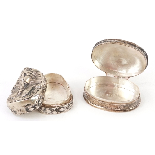 51 - Antique sundry items including an agate intaglio seal fob, a silver Tutankhamun pill box and mother ... 
