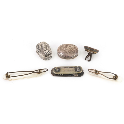 51 - Antique sundry items including an agate intaglio seal fob, a silver Tutankhamun pill box and mother ... 