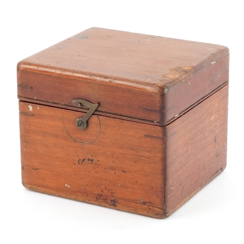47 - Vintage brass air meter no. 5081 with fitted oak case, 6cm in diameter.