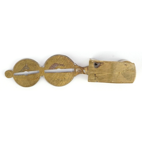 48 - Set of late 19th century antique brass sovereign scales, 10cm in length.