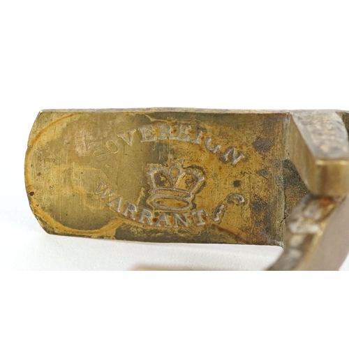 48 - Set of late 19th century antique brass sovereign scales, 10cm in length.