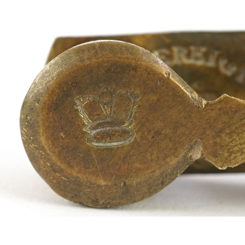 48 - Set of late 19th century antique brass sovereign scales, 10cm in length.