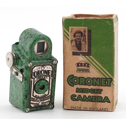 1263 - Coronet Midget Sub-Miniature camera in mottled green Bakelite, 7cm high, with box.