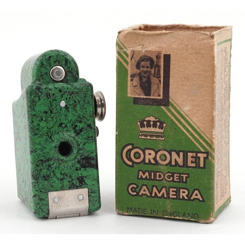 1263 - Coronet Midget Sub-Miniature camera in mottled green Bakelite, 7cm high, with box.