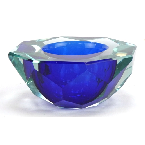 318 - 20th century facetted glass ashtray, possibly Murano, 15cm in diameter.