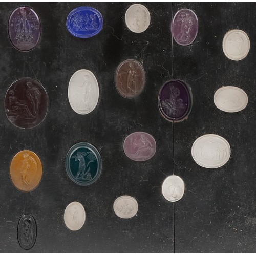  ZZZ a21983 Good collection of 19th century Grand Tour intaglio seals including a Quadriga, an Osiris... 