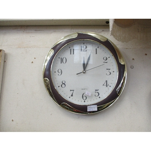 70A - QUARTZ BATTERY OPERATED WALL CLOCK